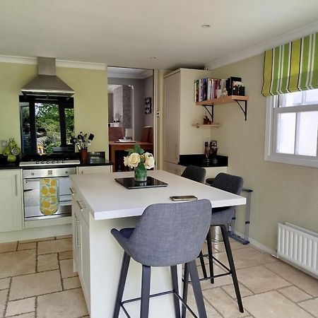 3 Bedroom Cottage In Sunninghill, Ascot Buitenkant foto