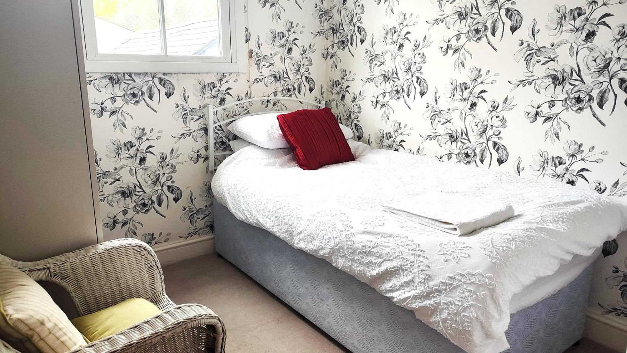 3 Bedroom Cottage In Sunninghill, Ascot Buitenkant foto